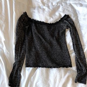 Off shoulder long sleeve